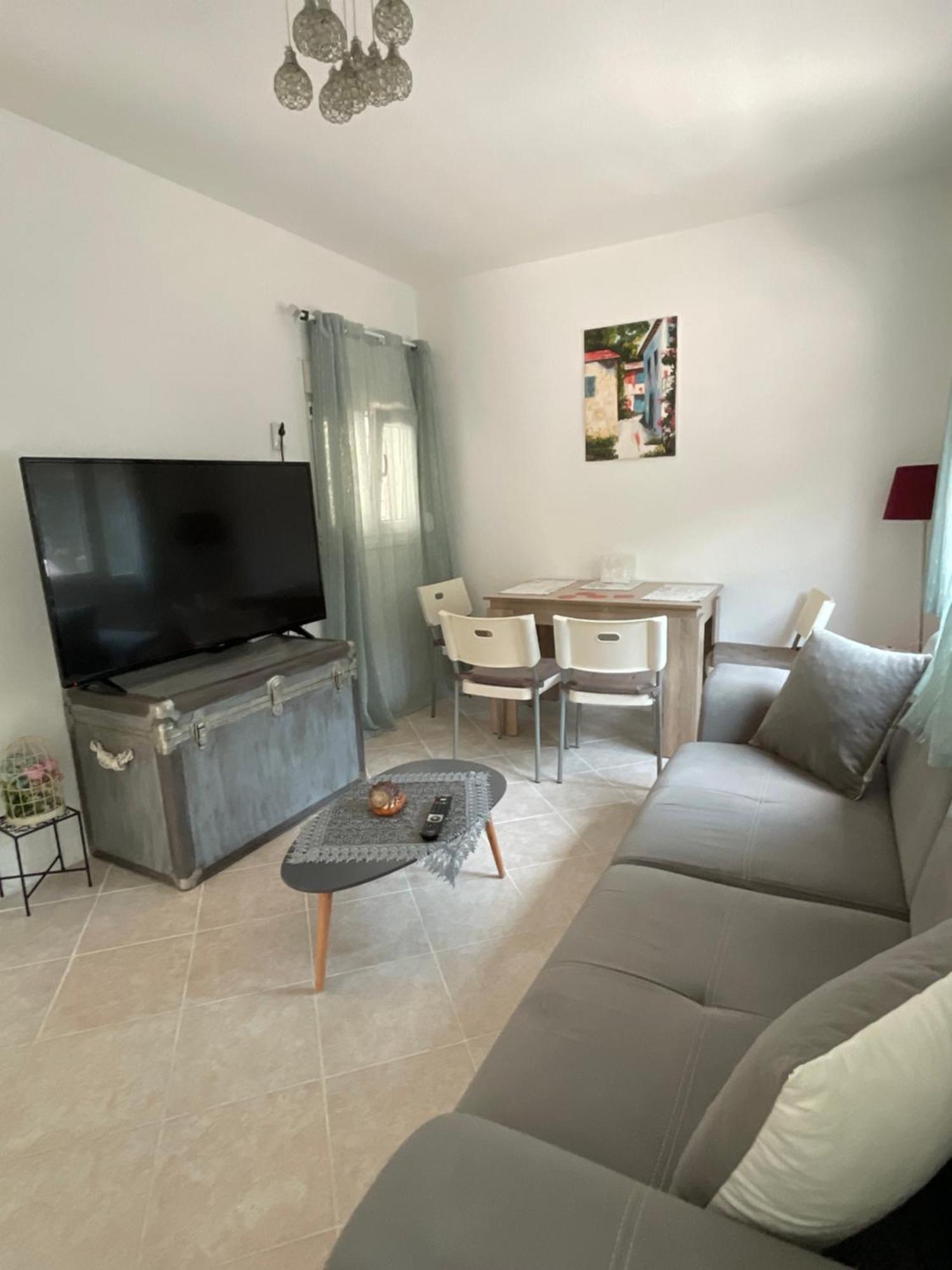 Comfy Myrvalis Apartment Agia Triada  Bagian luar foto